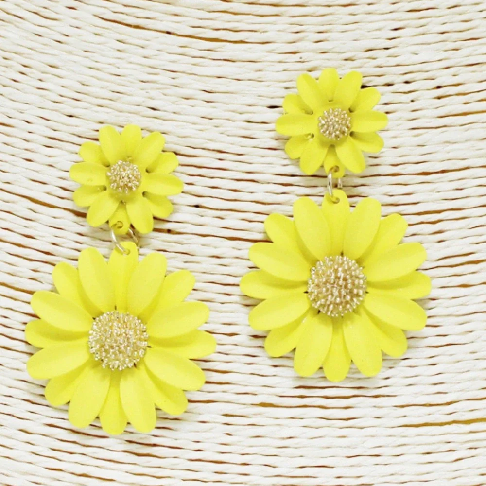 Daisy Duo Flower Earrings: Silver